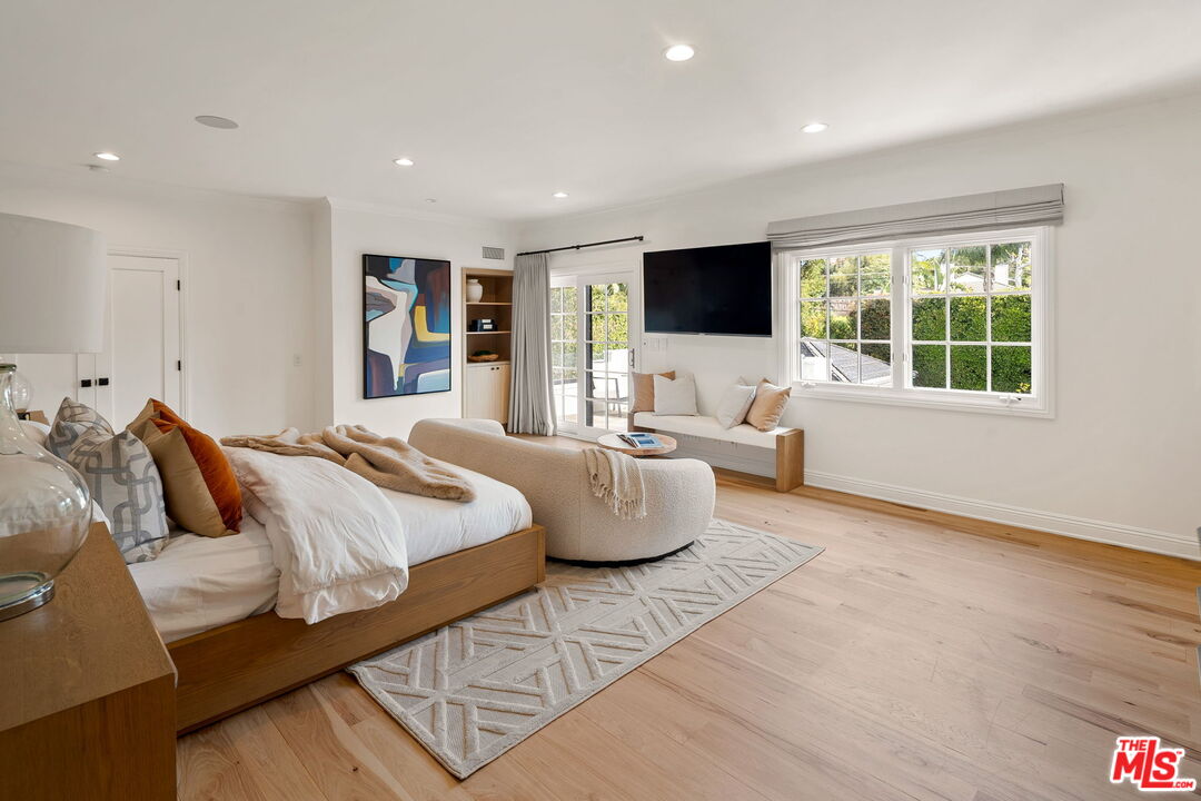 280 Homewood Road Los Angeles, CA 90049 - Photo 45 of 53