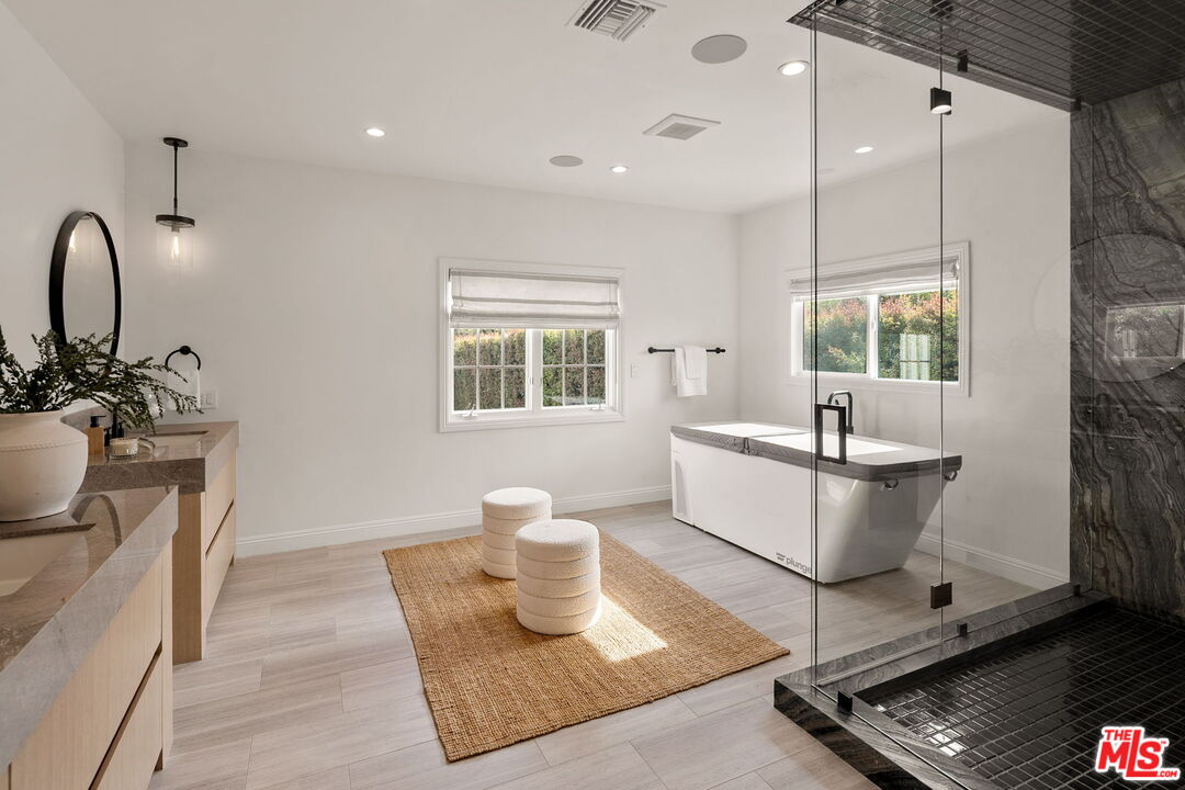 280 Homewood Road Los Angeles, CA 90049 - Photo 47 of 53