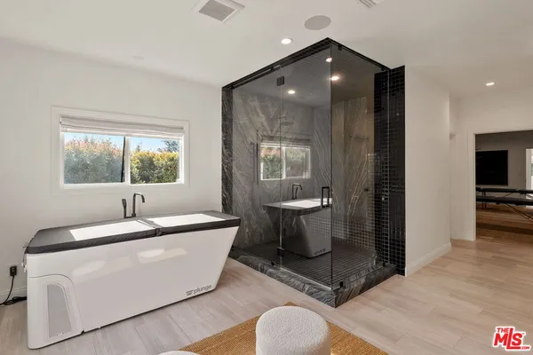 $62,500 | 280 Homewood Road, Los Angeles, CA 90049