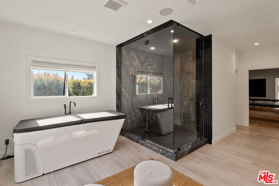 280 Homewood Road Los Angeles, CA 90049 - Photo 49 of 53