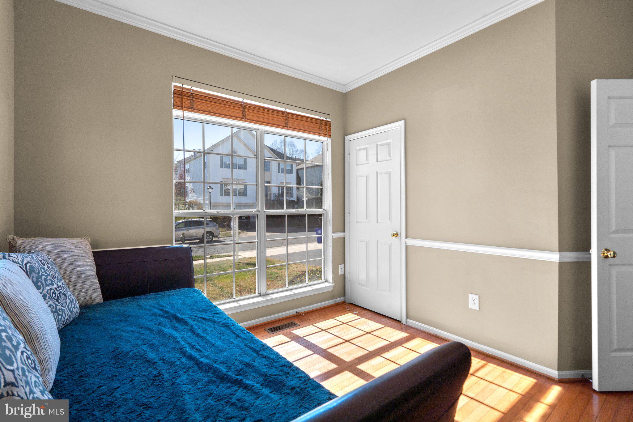 12921 Summit Ridge Terrace Germantown, MD 20874 - Photo 11 of 49 Plenty of natural light