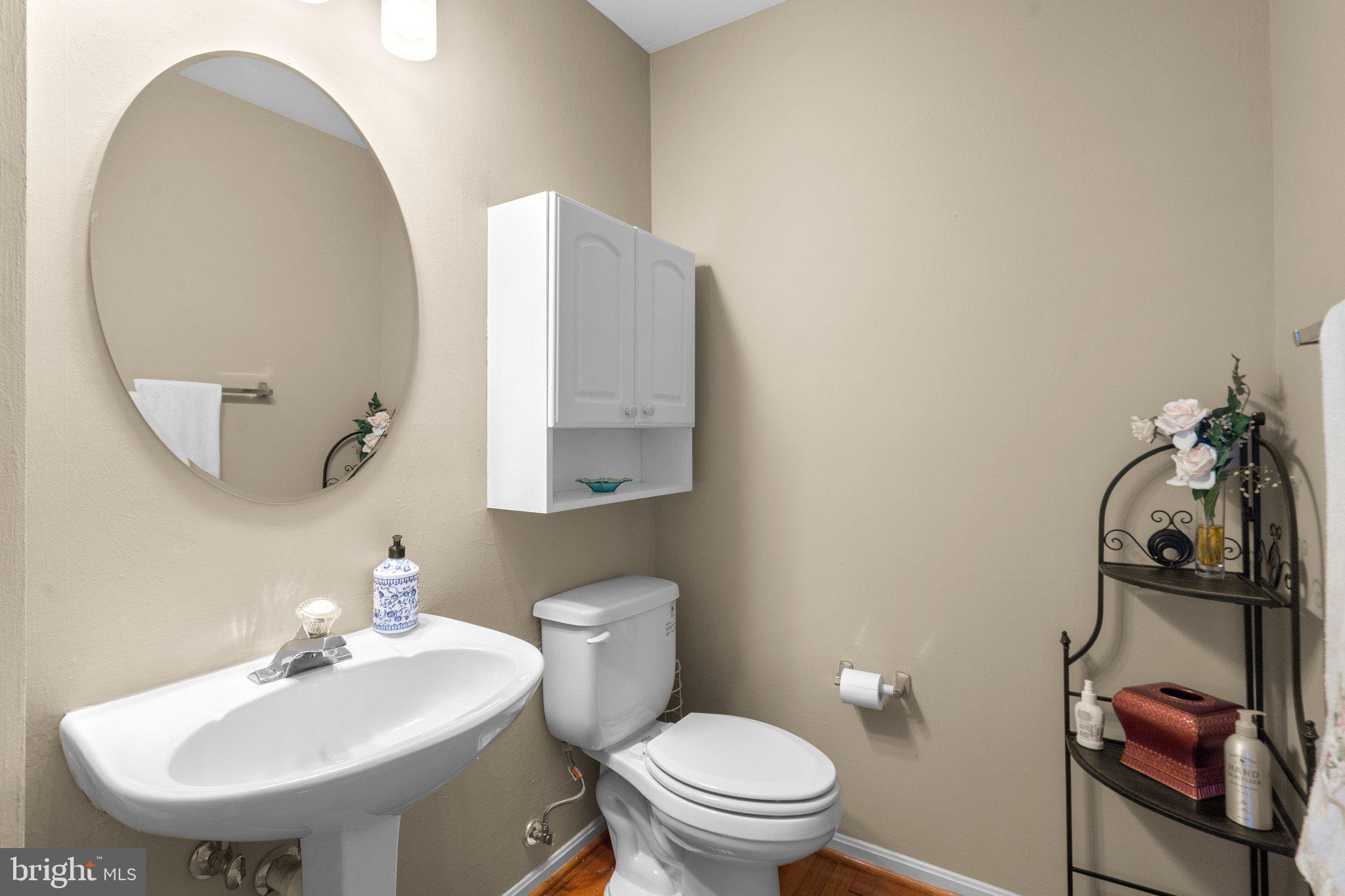 12921 Summit Ridge Terrace Germantown, MD 20874 - Photo 24 of 49 Half bath on the main level