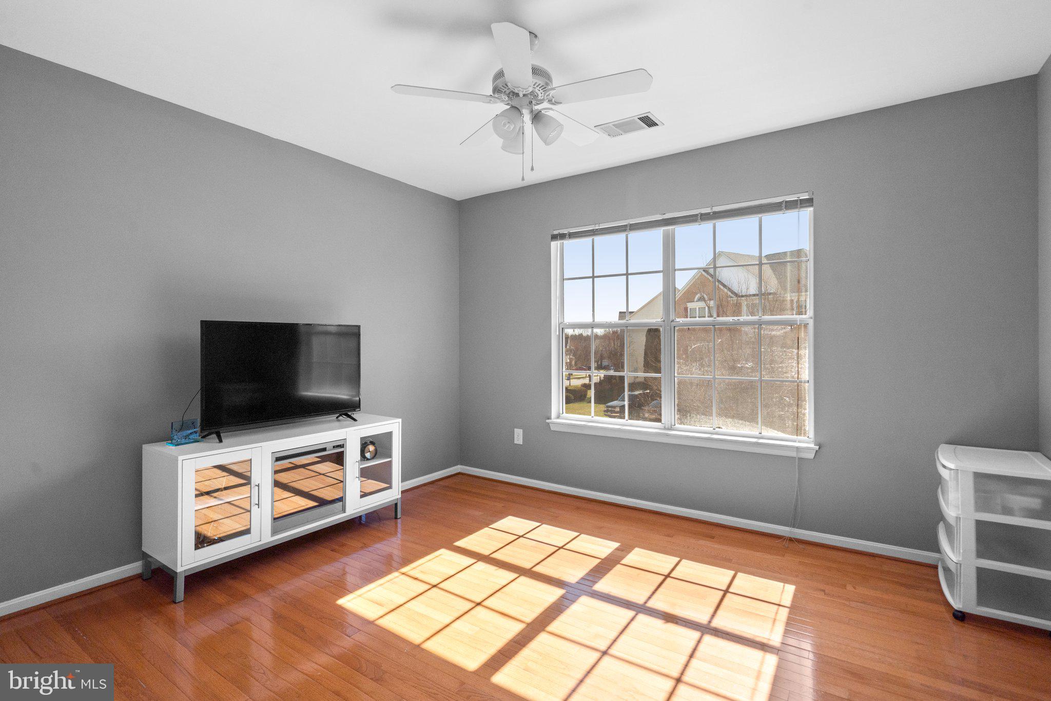 12921 Summit Ridge Terrace Germantown, MD 20874 - Photo 35 of 49 Bedroom 3