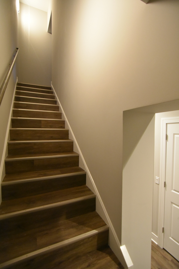 Undisclosed Address Chicago, IL 60613 - Photo 7 of 17 a view of entryway