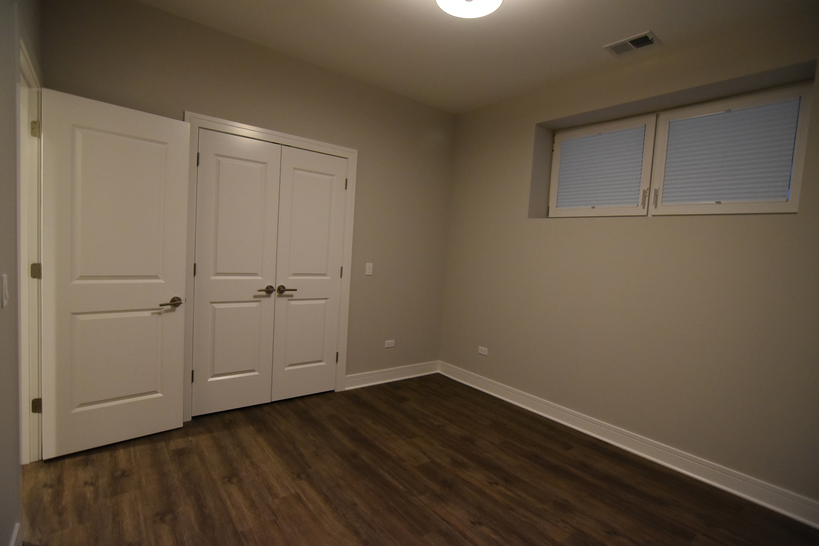 Undisclosed Address Chicago, IL 60613 - Photo 9 of 17 a view of small space