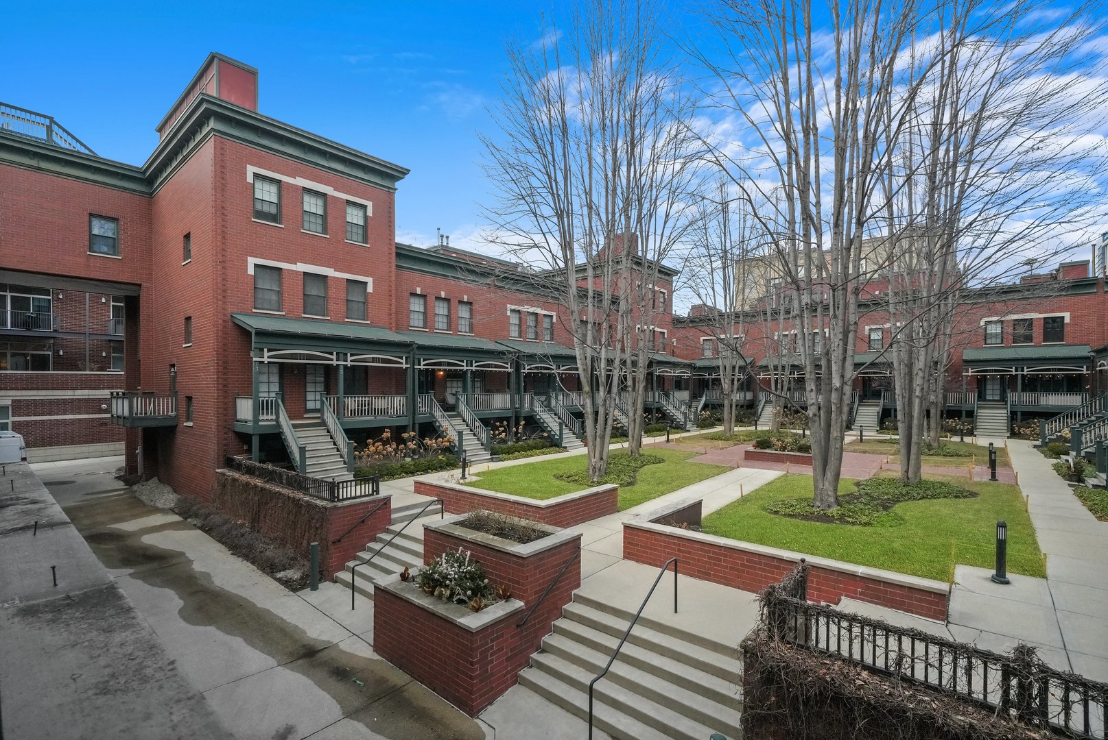 1026 West Monroe Street Chicago, IL 60607 - Photo 13 of 30 a view of a patio with couches table and chairs