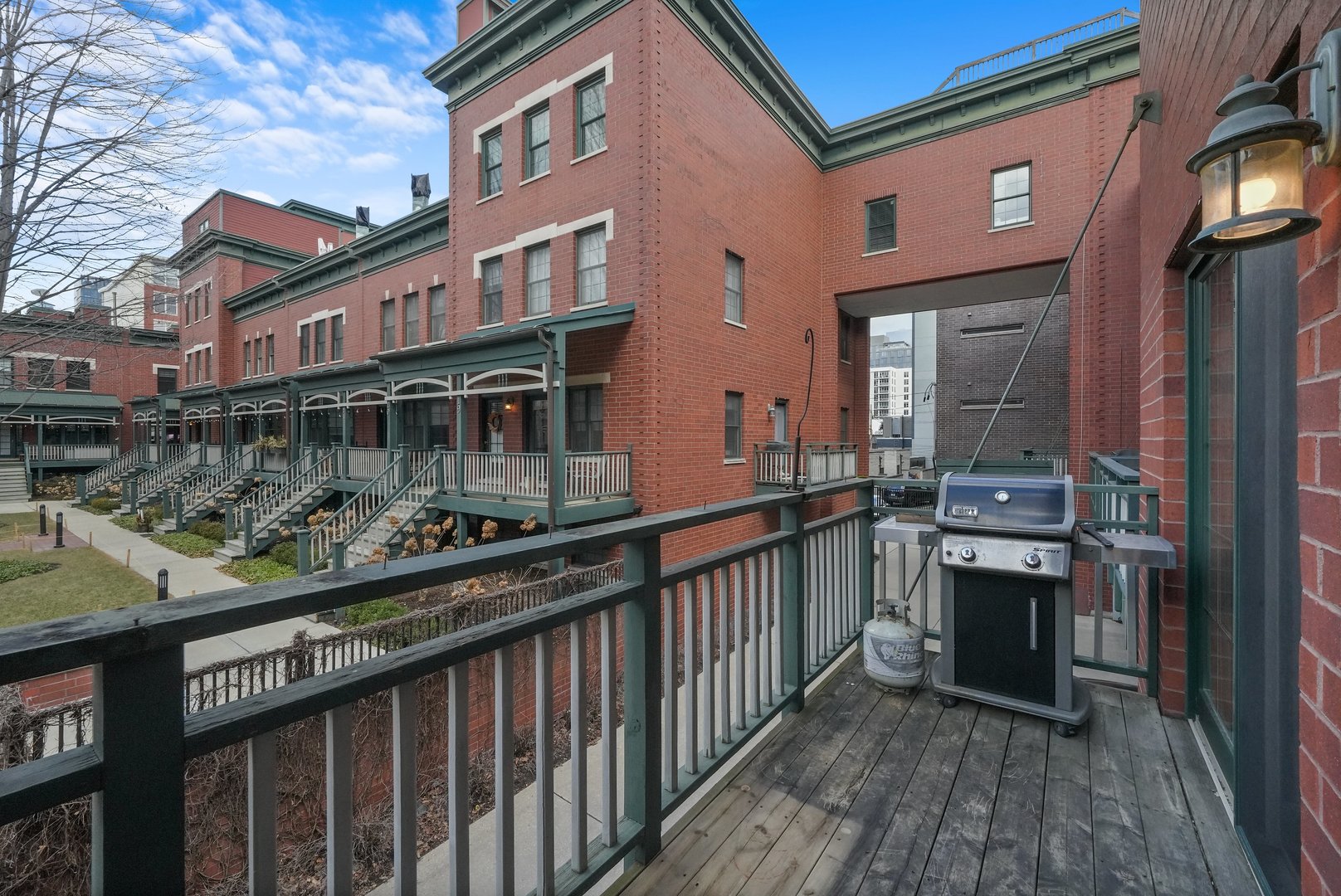 1026 West Monroe Street Chicago, IL 60607 - Photo 14 of 30 a view of a brick building from a balcony