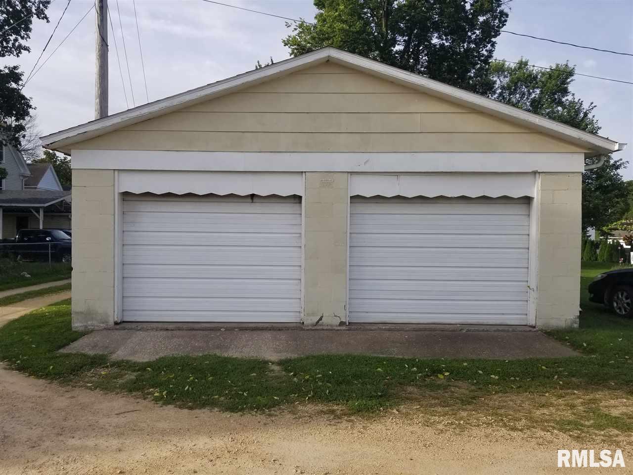 2301 Cleveland Street Clinton, IA 52732 - Photo 6 of 16 Gallery Image 6