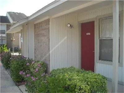 $700 | 650 Raintree Path, Alamo, TX 78516