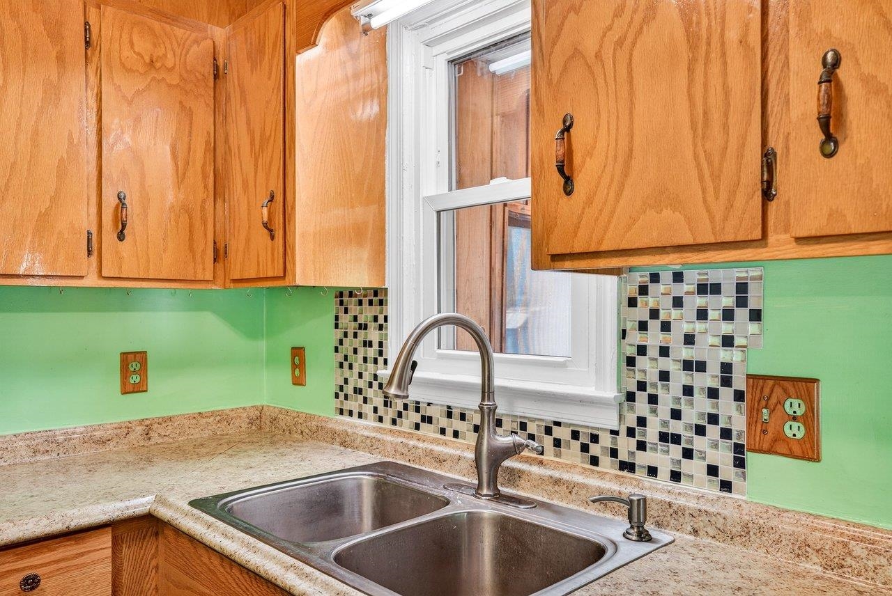 605 13th Street Grottoes, VA 24441 - Photo 12 of 45