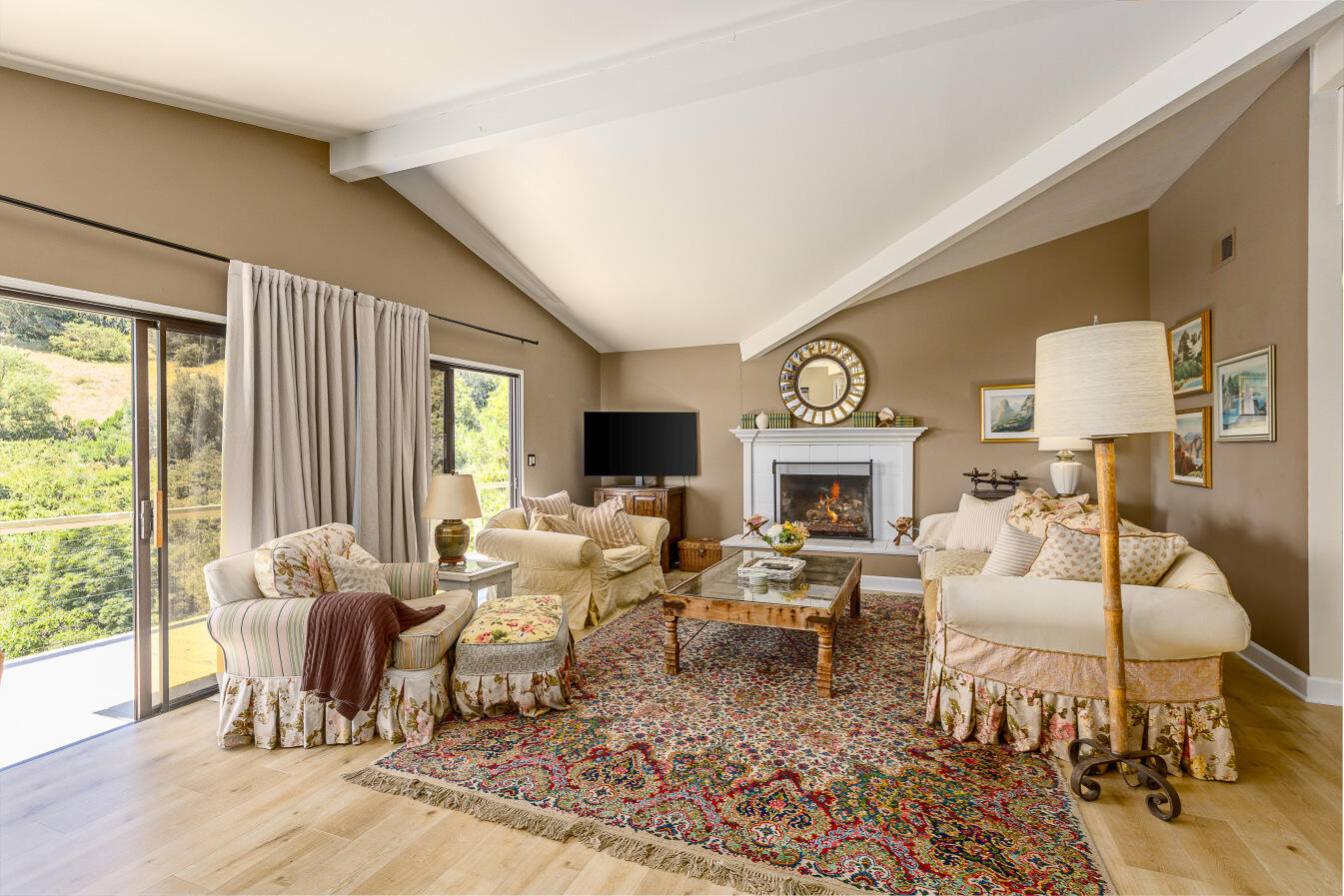 401 Loma Media Road Santa Barbara, CA 93103 - Photo 8 of 29 Cozy Living Room