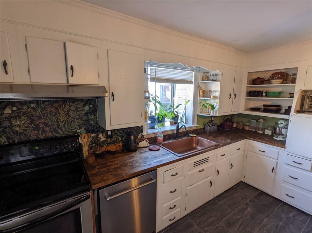 749 Stafford Road Tiverton, RI 02878 - Photo 11 of 20 Gallery Image 11