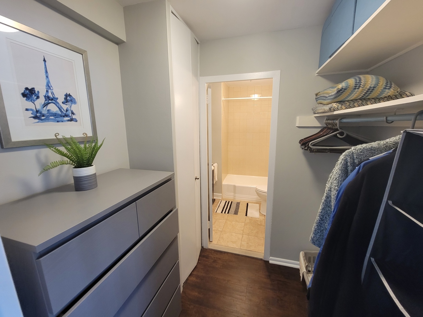 5701 North Sheridan Road, Unit 17D Chicago, IL 60660 - Photo 15 of 20