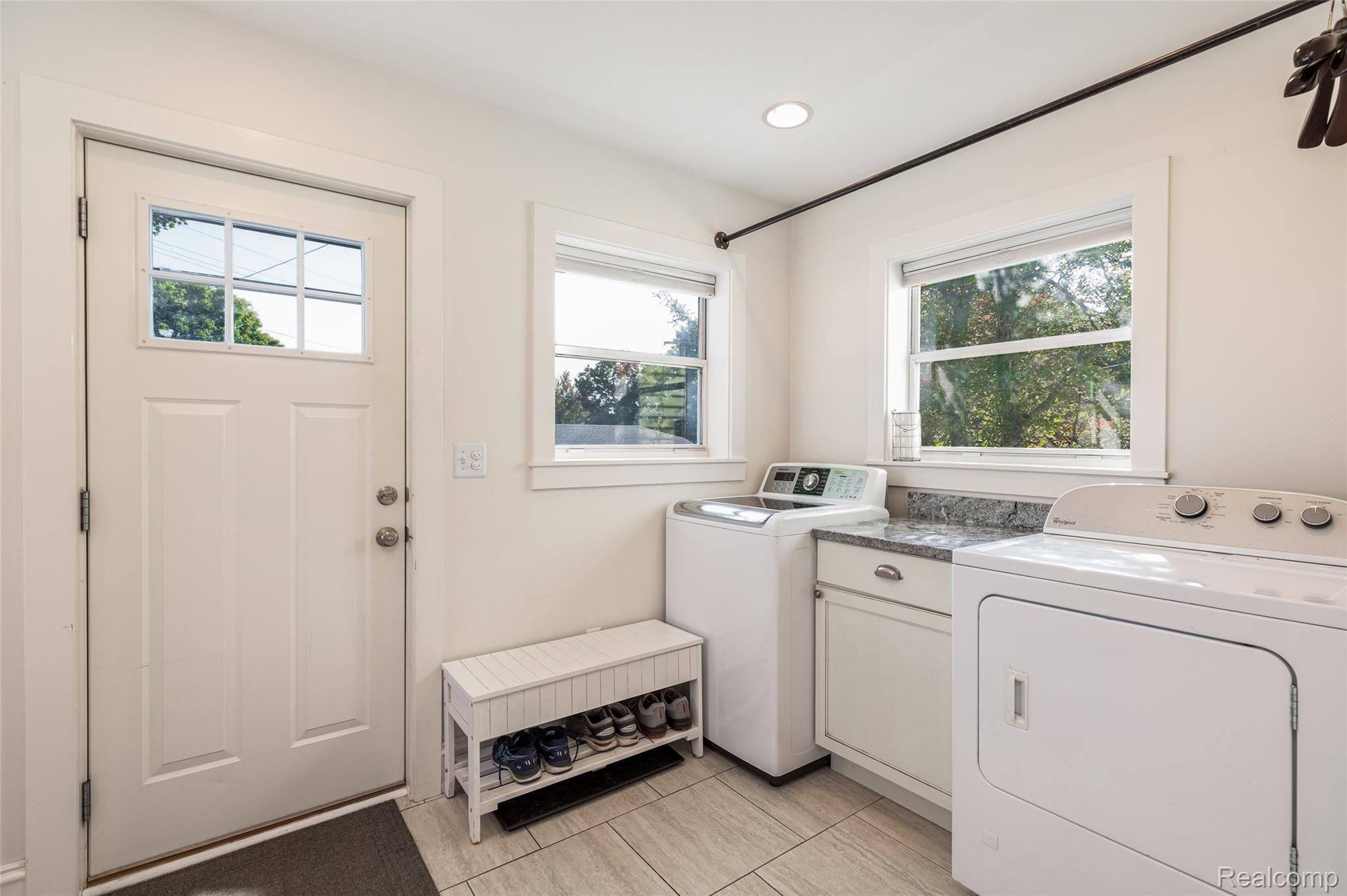 704 Spencer Road Brighton, MI 48116 - Photo 28 of 44 28.Laundry