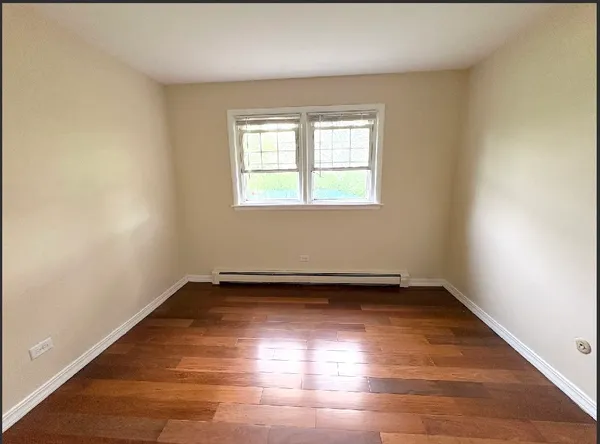 $2,200 | 2343 Ogden Avenue, Unit 3, Downers Grove, IL 60515