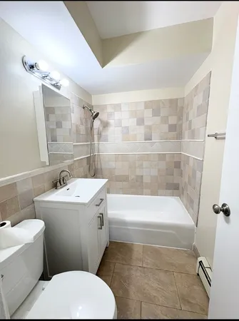 $2,200 | 2343 Ogden Avenue, Unit 3, Downers Grove, IL 60515