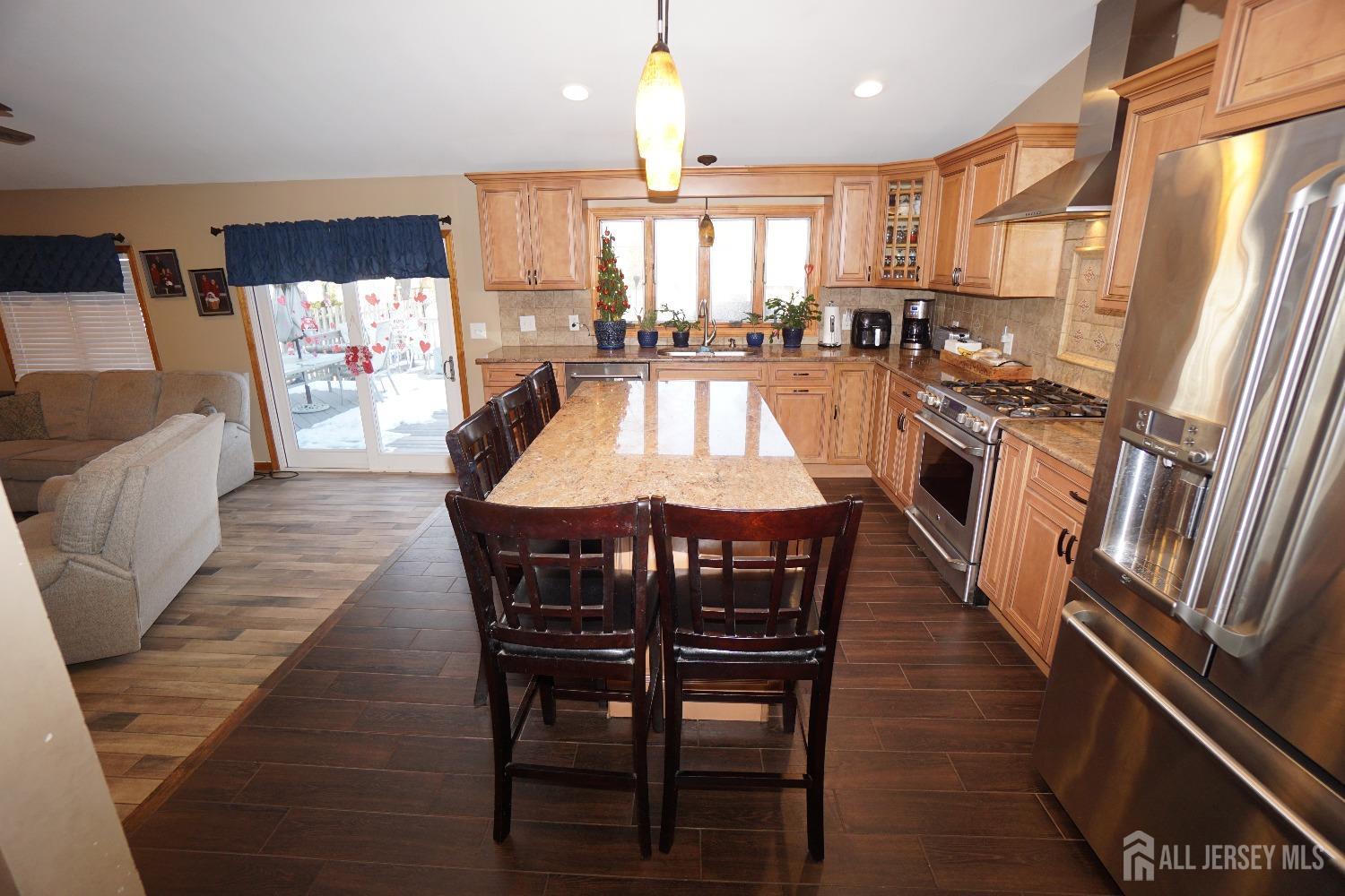 84 West Hill Road Colonia, NJ 07067 - Photo 16 of 39 Gallery Image 16