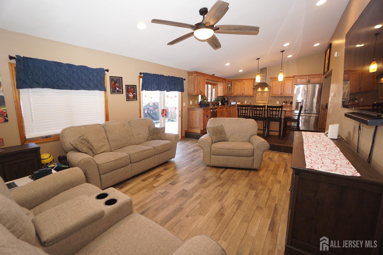 84 West Hill Road Colonia, NJ 07067 - Photo 20 of 39 Gallery Image 20
