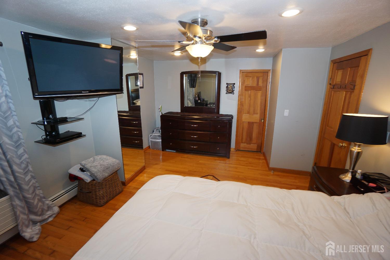 84 West Hill Road Colonia, NJ 07067 - Photo 24 of 39 Gallery Image 24