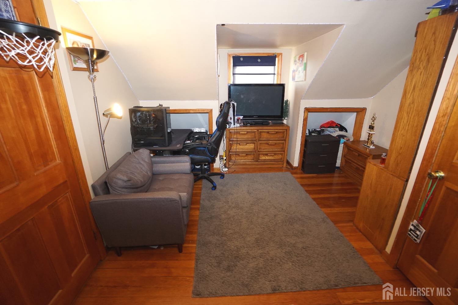 84 West Hill Road Colonia, NJ 07067 - Photo 29 of 39 Gallery Image 29