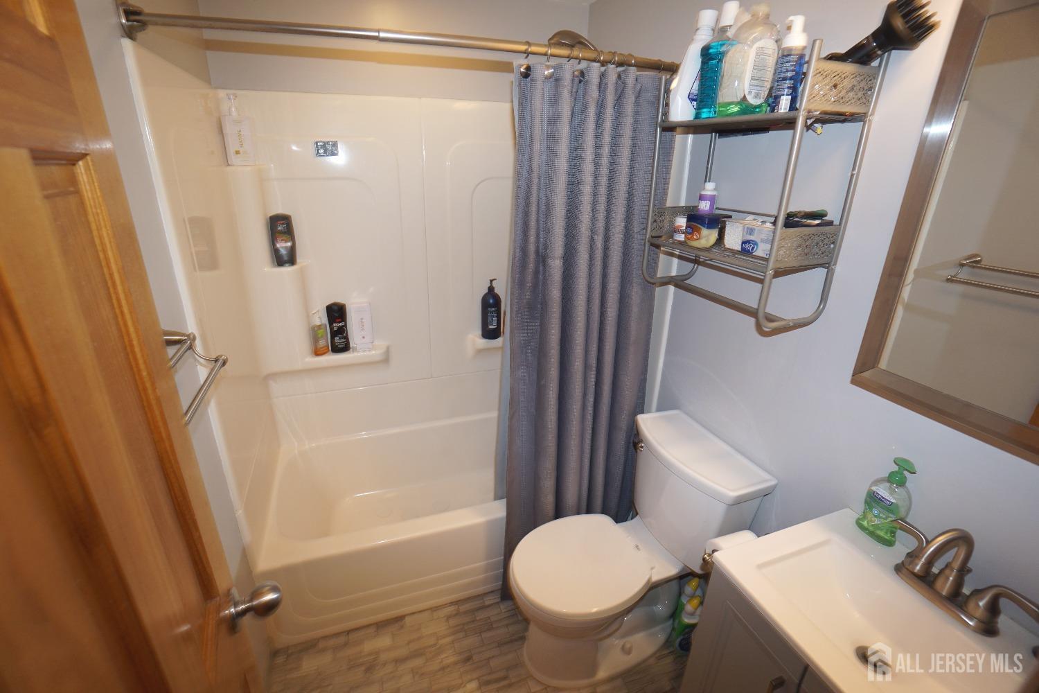 84 West Hill Road Colonia, NJ 07067 - Photo 32 of 39 Gallery Image 32