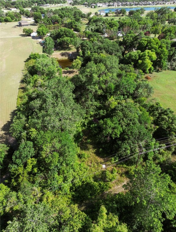 4002 South 3rd Street Waco, TX 76706 - Photo 4 of 5 a view of a garden with an outdoor space
