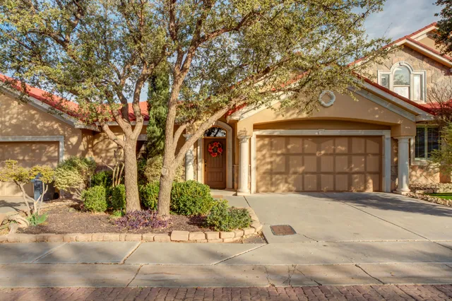 $365,000 | 9 Tuscan Villas Circle, Lubbock, TX 79423