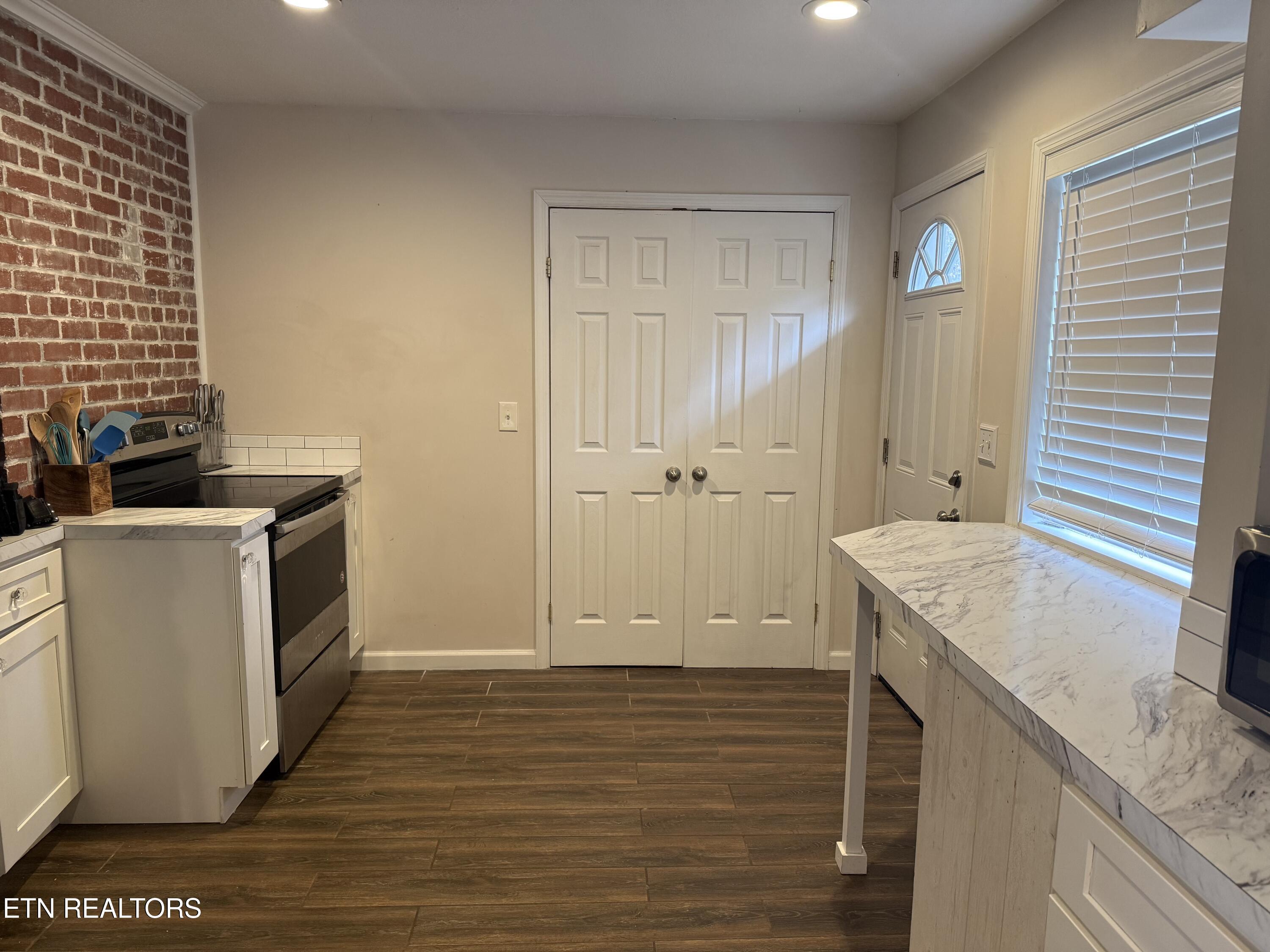 618 Pennsylvania Avenue Oak Ridge, TN 37830 - Photo 12 of 24 IMG_3871