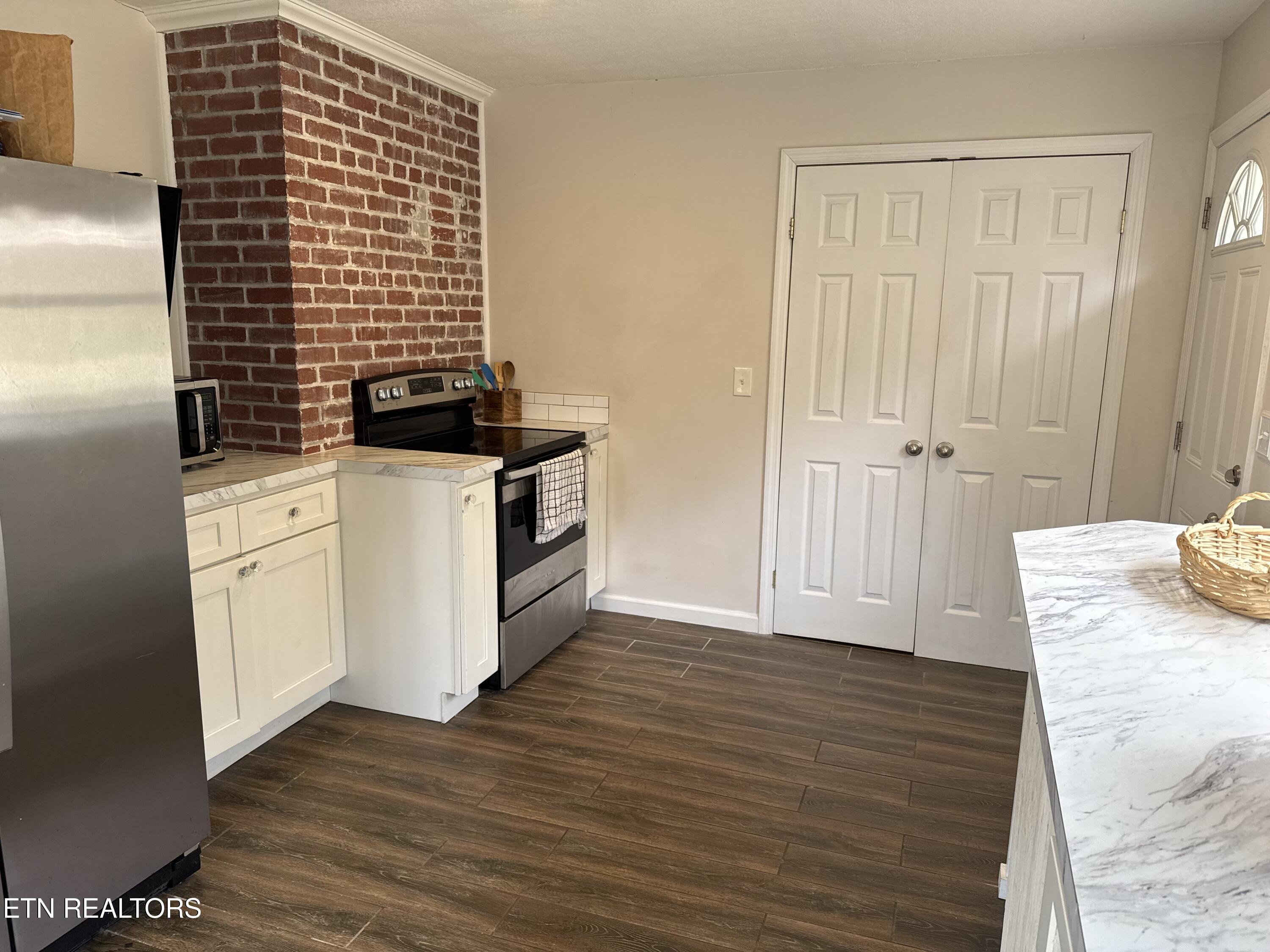 618 Pennsylvania Avenue Oak Ridge, TN 37830 - Photo 15 of 24 79148520242__6B405FA0-BEEB-4517-BB2C-FE6