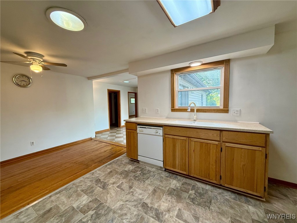 4628 Creek Rd Extension Lewiston, NY 14092 - Photo 17 of 39