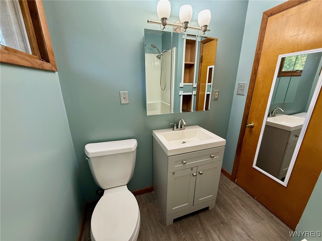 4628 Creek Rd Extension Lewiston, NY 14092 - Photo 20 of 39 Full bath