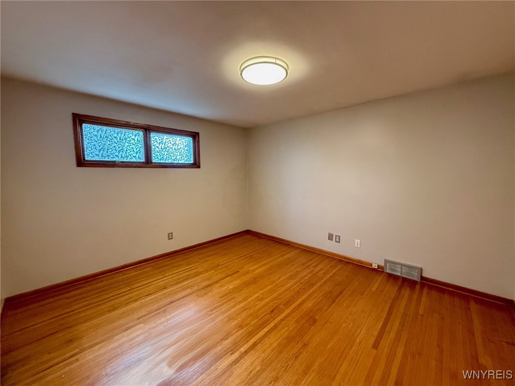 4628 Creek Rd Extension Lewiston, NY 14092 - Photo 31 of 39 Fourth bedroom