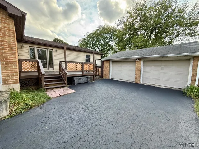 $279,900 | 4628 Creek Rd Extension, Lewiston, NY 14092