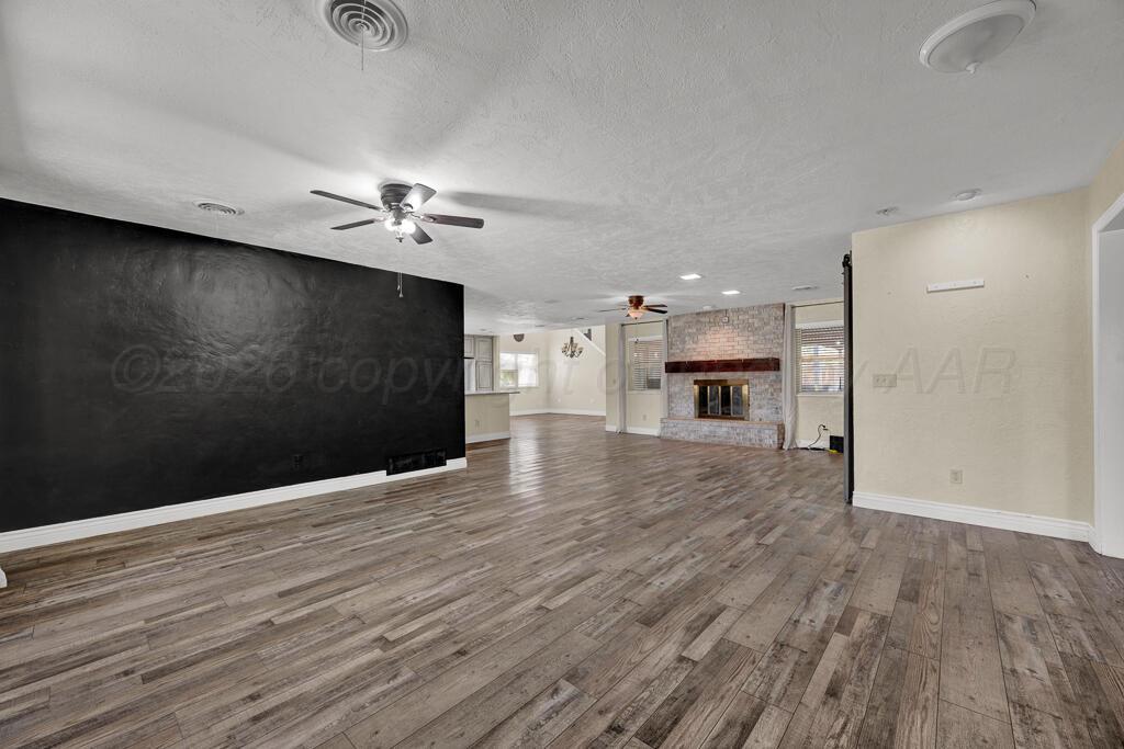 6003 Jameson Road Amarillo, TX 79106 - Photo 5 of 27 living room 1
