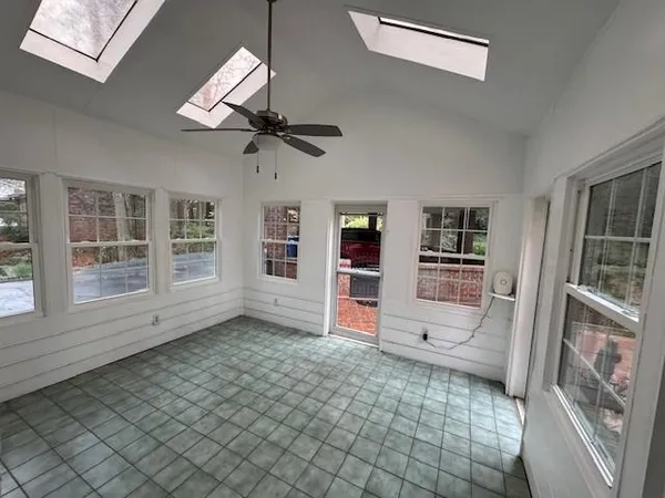 a view of empty room with front door