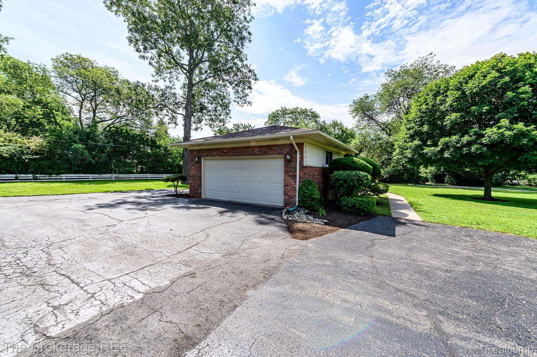 6909 Lahser Road Bloomfield Hills, MI 48301 - Photo 57 of 59 6909 LAHSER Road, Bloomfield Twp 48301 Let's buy a house today!!