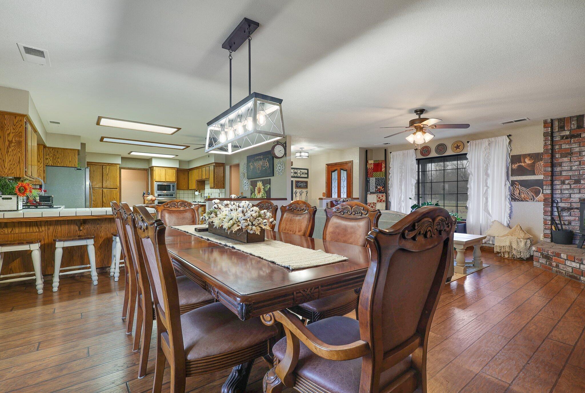 22405 Lone Tree Road Anderson, CA 96007 - Photo 14 of 49 Fill your table with all your friends