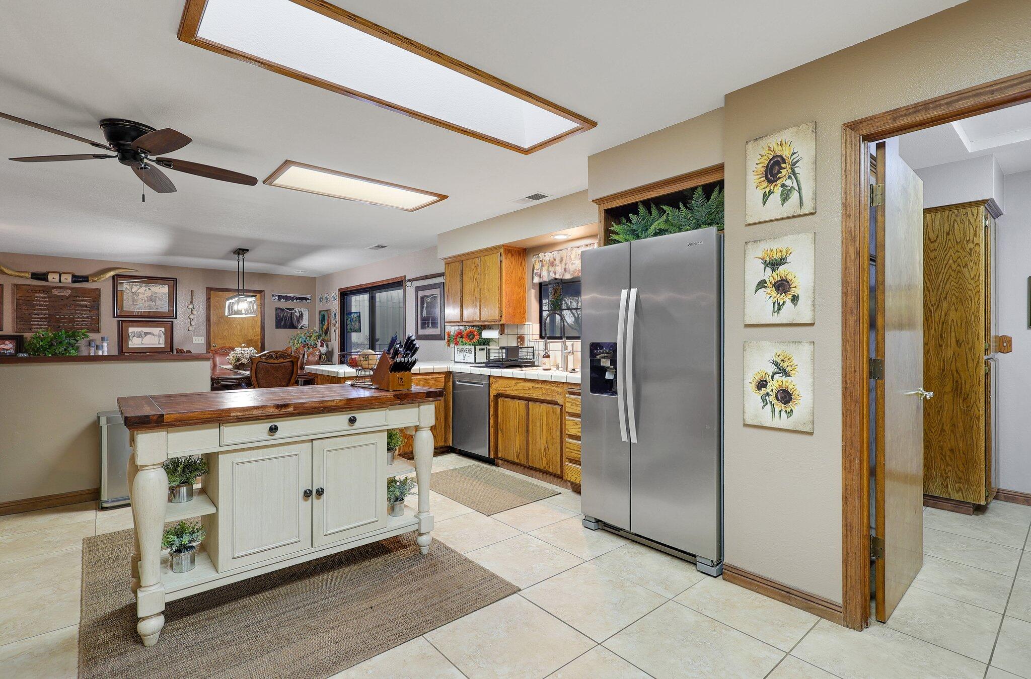 22405 Lone Tree Road Anderson, CA 96007 - Photo 22 of 49 Travertine tile floors