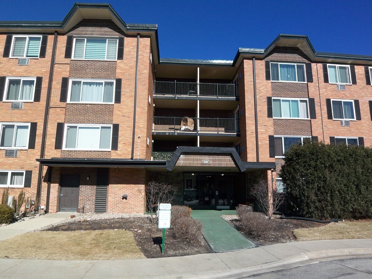 1227 South Old Wilke Road, Unit 306 Rolling Meadows, IL 60005 - Photo 1 of 24