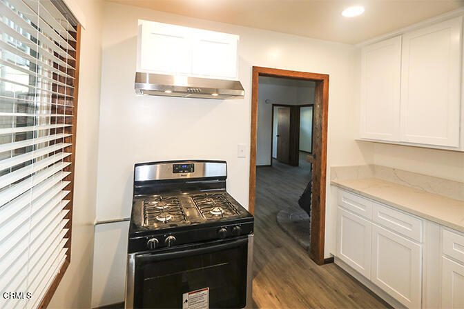 3661 Sunset Lane Oxnard, CA 93035 - Photo 7 of 14 Kitchen_0930