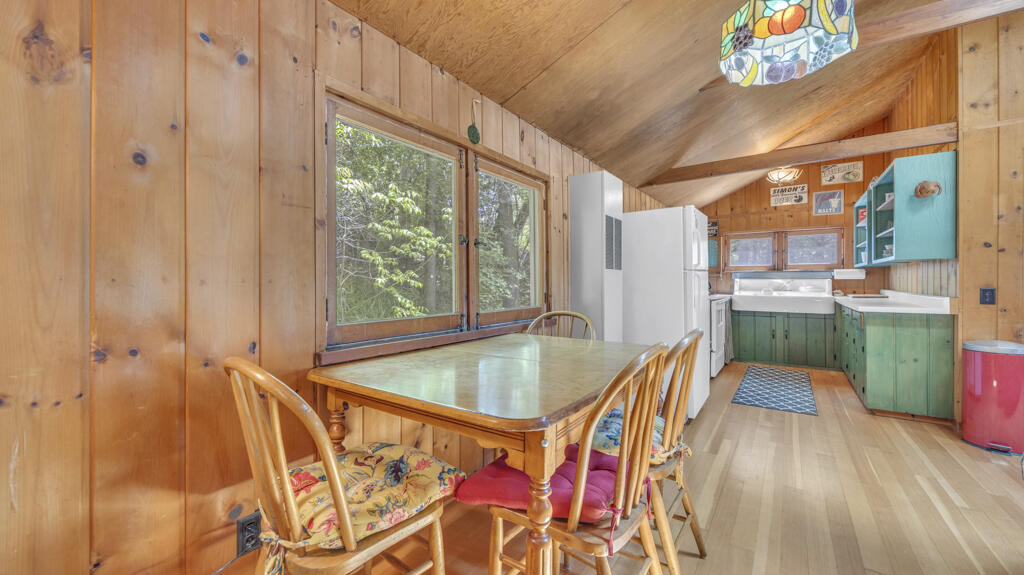 16422 Harpt Lake Road Gibson, WI 54228 - Photo 14 of 28 Dinette