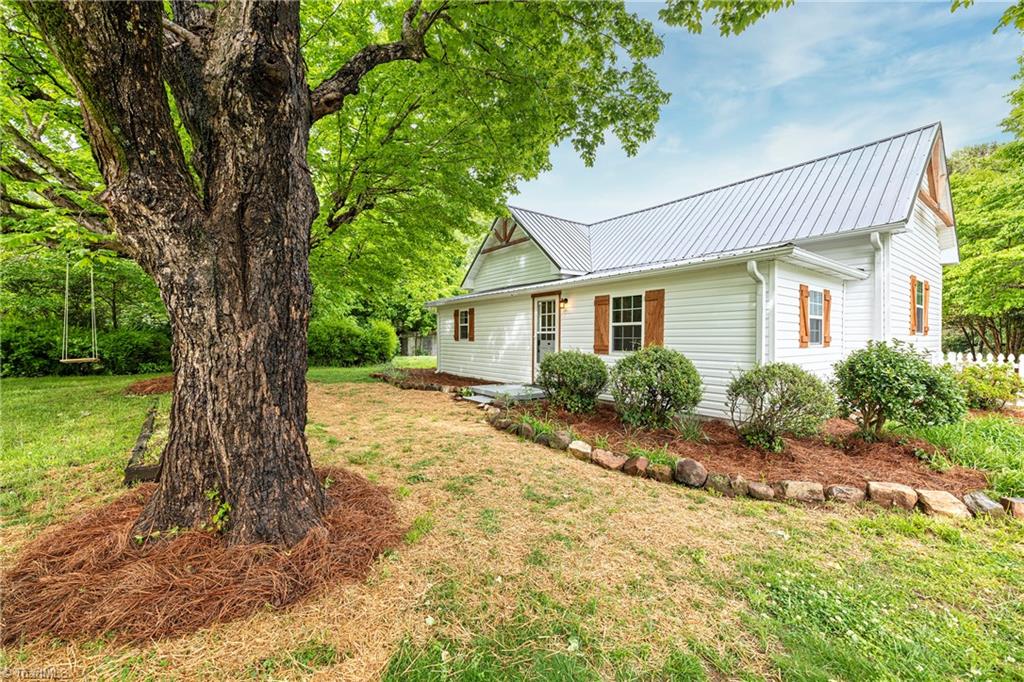1978 Angell Road Mocksville, NC 27028 - Photo 1 of 35 Gallery Image 1