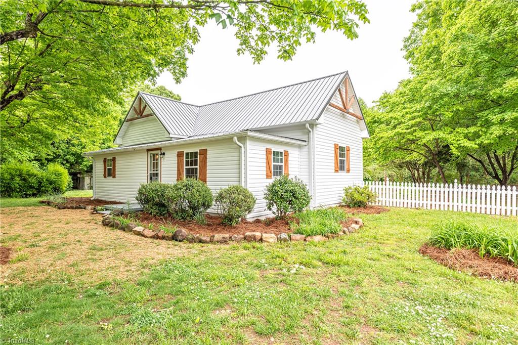 1978 Angell Road Mocksville, NC 27028 - Photo 2 of 35 Gallery Image 2