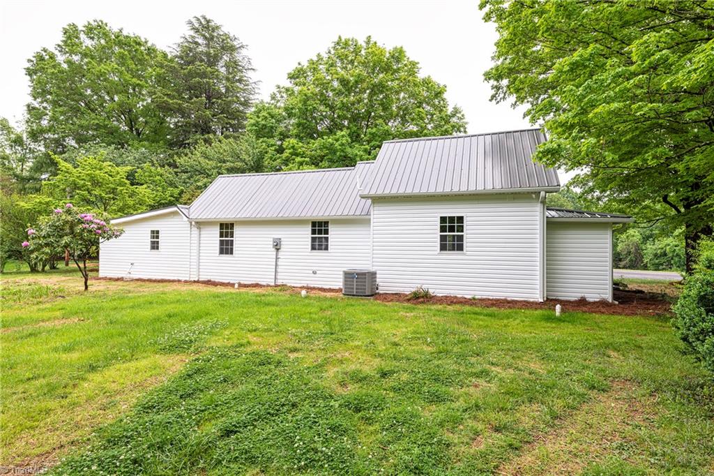 1978 Angell Road Mocksville, NC 27028 - Photo 11 of 35 Gallery Image 11