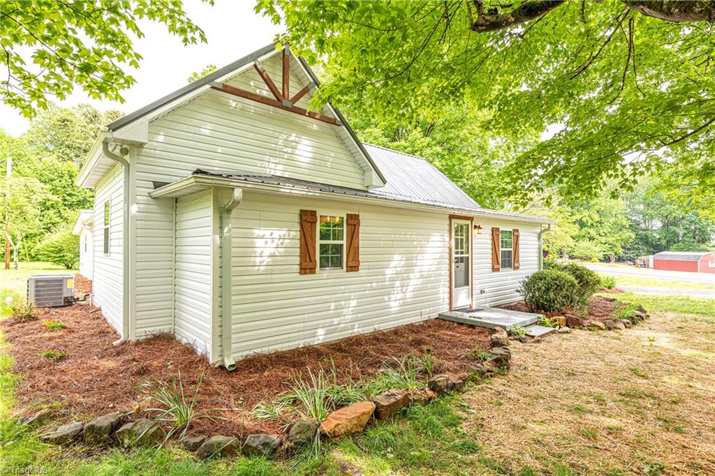 1978 Angell Road Mocksville, NC 27028 - Photo 5 of 35 Gallery Image 5