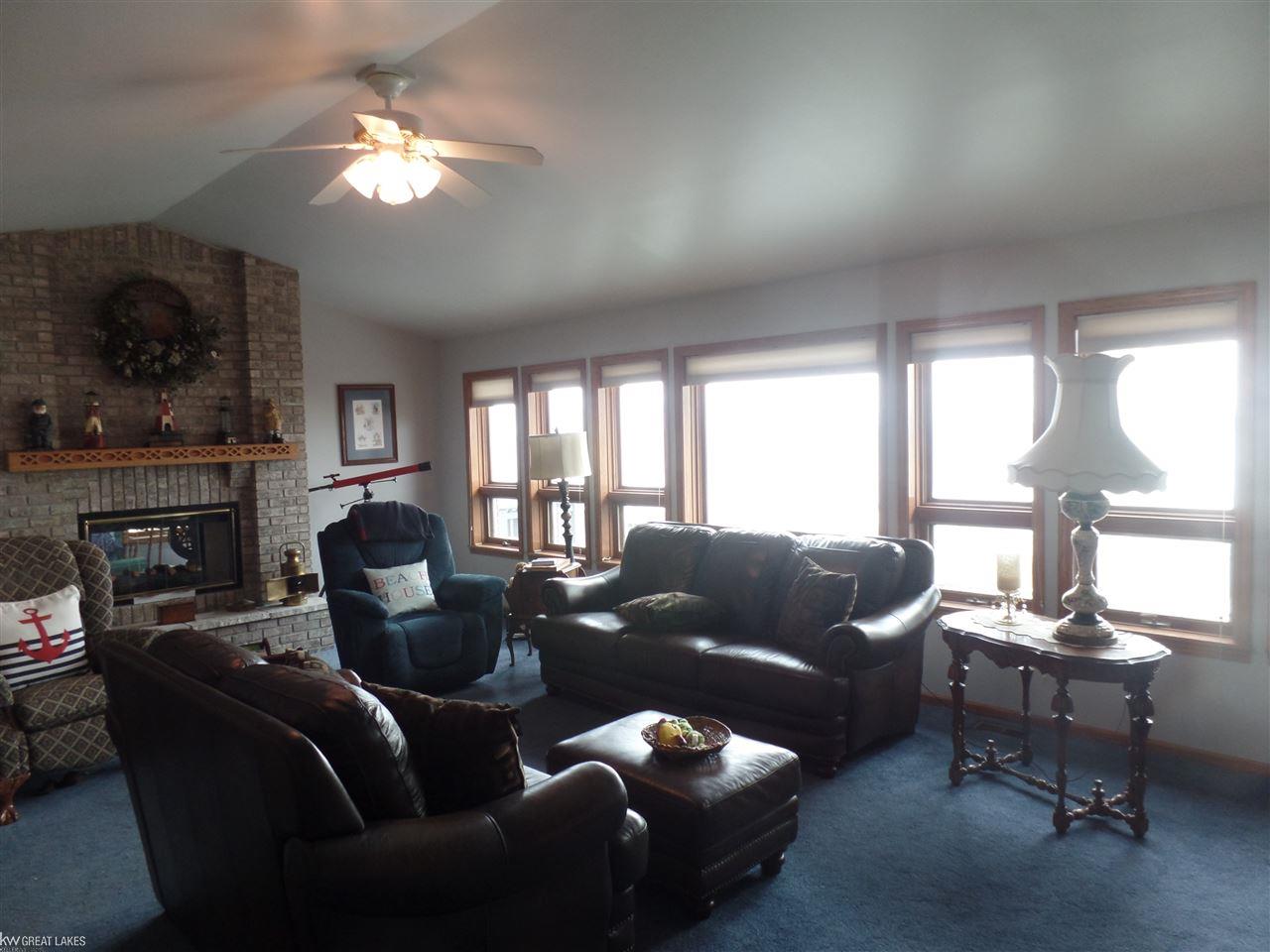 2564 North Lakeshore Road Carsonville, MI 48419 - Photo 12 of 60 GREAT ROOM