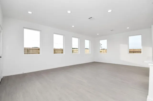 $2,100 | 934 Garden Path Drive, Willis, TX 77378