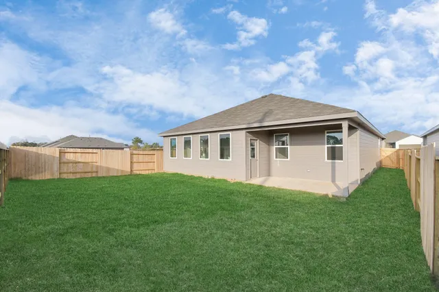 $2,100 | 934 Garden Path Drive, Willis, TX 77378