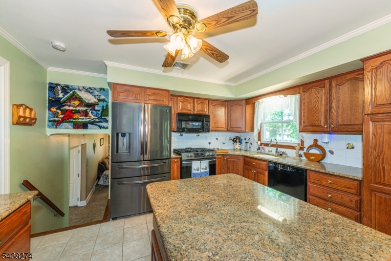 21 Whitegate Road Succasunna, NJ 07876 - Photo 12 of 44