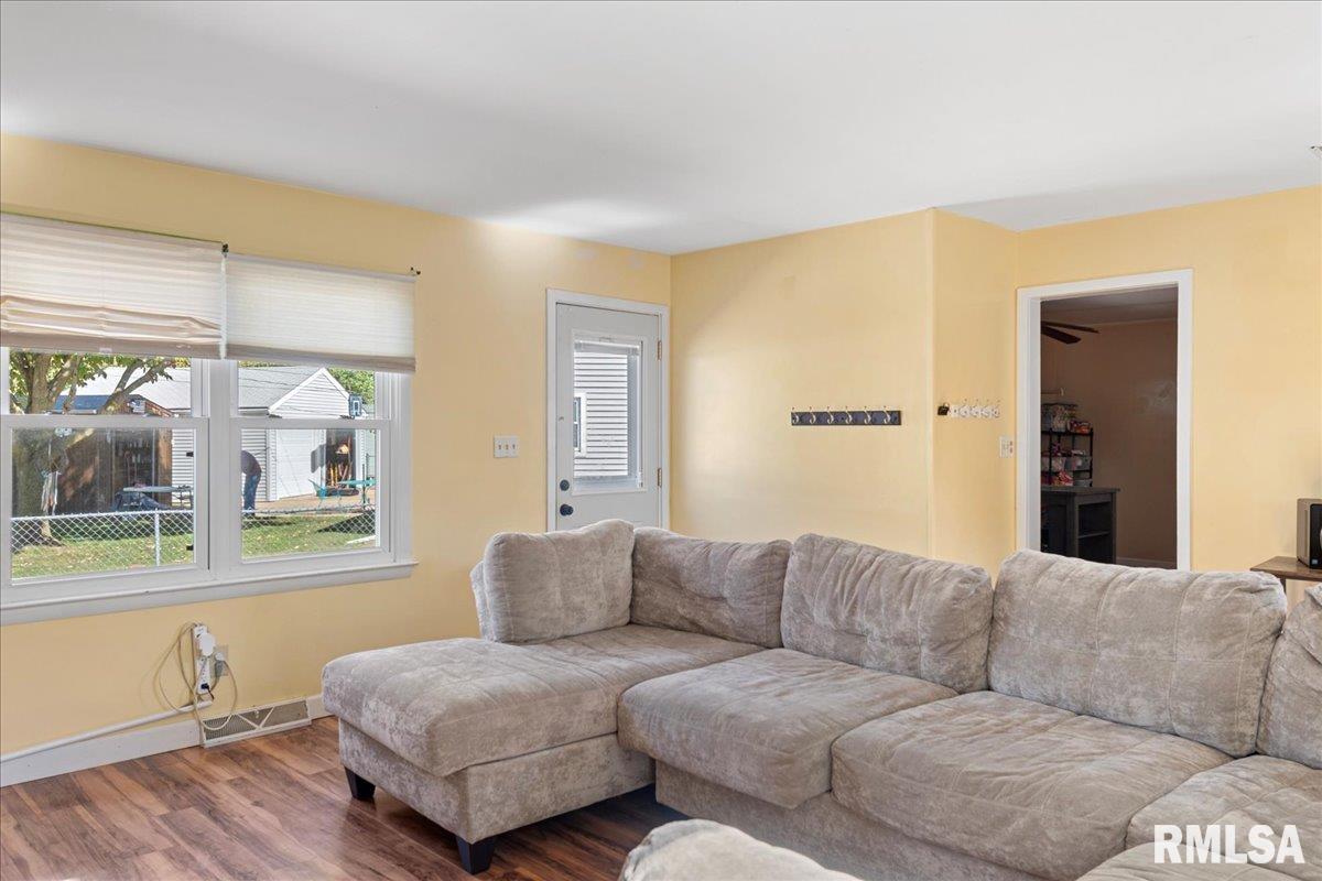 19 Salem Court Springfield, IL 62702 - Photo 12 of 29 Gallery Image 12